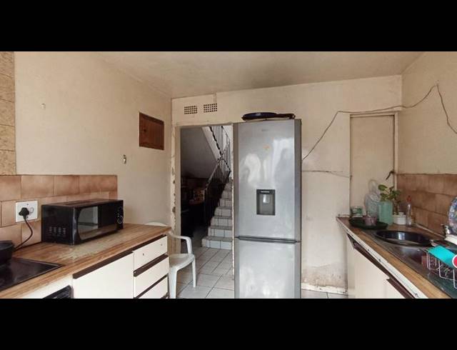 3 BEDROOM TOWNHOUSE FOR SALE IN GERMISTON CENTRAL